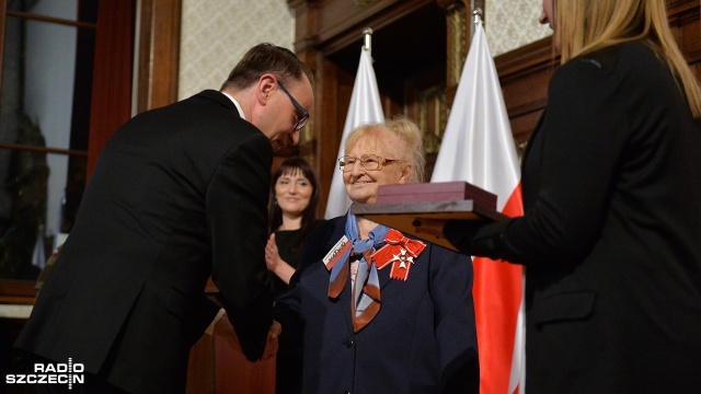 W ramach obchodów Narodowego Święta Niepodległości z sali Rycerskiej Urzędu Wojewódzkiego wręczono odznaczenia wybitnym działaczom i osób zasłużonych dla Rzeczpospolitej. Odznaczenia wręczał wojewoda zachodniopomorski Krzysztof Kozłowski.