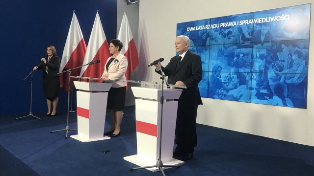 Rząd Beaty Szydło jest w stanie prowadzić politykę, która służy obywatelom, zwłaszcza tym, którzy do tej pory nie korzystali z rozwoju gospodarczego kraju - powiedział Jarosław Kaczyński.