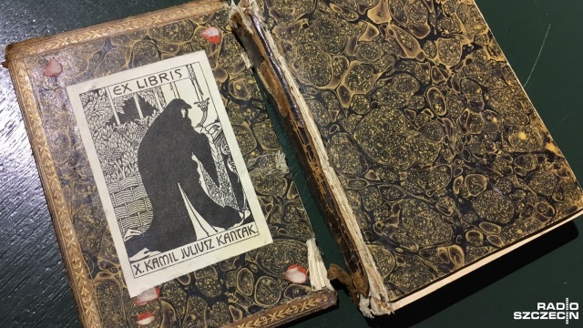 Pierwsze wydanie Konrada Wallenroda z dedykacją Adama Mickiewicza dla znanego malarza Walentego Wańkowicza - to jeden z najcenniejszych eksponatów powstającego Muzeum Dziedzictwa Kulturowego w Szczecinie.