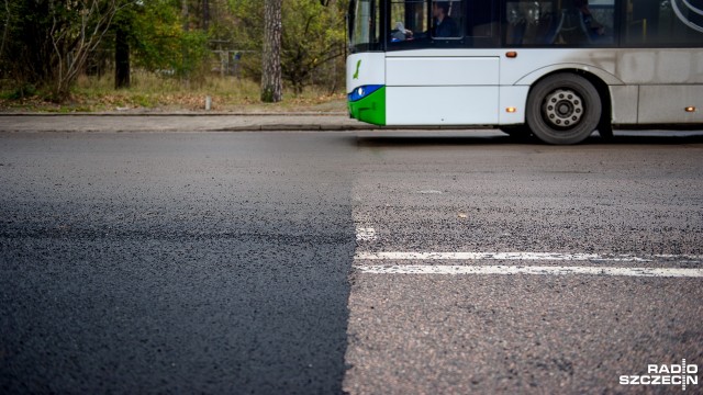 Remont urwał się w najmniej oczekiwanym miejscu, czyli kilkadziesiąt metrów przed tablicą oznaczającą koniec miejscowości - mówią mieszkańcy ulicy Kablowej w szczecińskim Załomiu.
