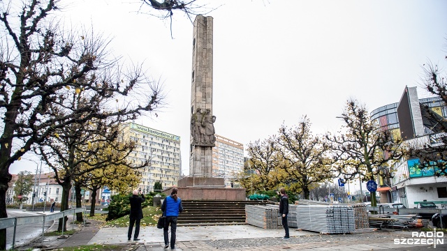 Miejsce na spacery i odpoczynek z ławkami oraz zielenią zamiast Pomnika Wdzięczności dla Armii Radzieckiej będzie w szczecińskiej alei Jana Pawła II przy placu Żołnierza Polskiego.