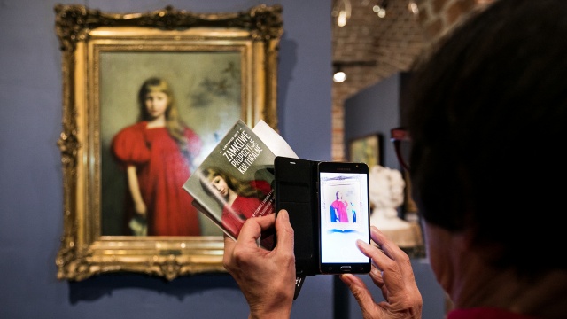 Obrazy Gierymskiego, Malczewskiego, Czapskiego oraz wyroby rzemiosła artystycznego - m.in. meble, szkło, porcelana i fajans od XVII do połowy XX wieku z kieleckiej kolekcji od wtorku w Zamku Książąt Pomorskich w Szczecinie.