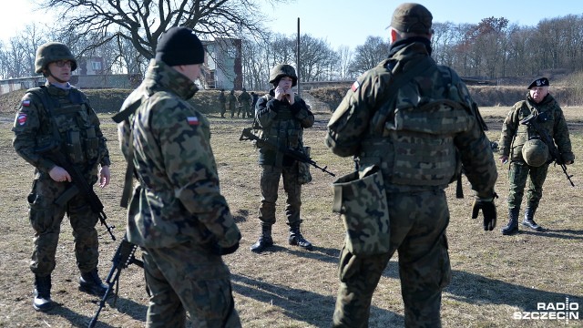 Ministerstwo Obrony Narodowej będzie szukać w Szczecinie chętnych do wstąpienia do Legii Akademickiej. Spotkanie informacyjne w tej sprawie i wykład odbędą się w czwartek na Uniwersytecie Szczecińskim.