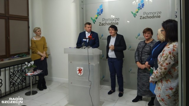 60 nowych przypadków zakażenia wirusem HIV wykryto w ubiegłym roku w województwie zachodniopomorskim, a w całej Polsce ponad 1200.