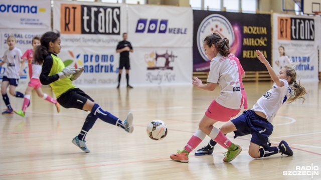 Szczecinianki awansowały do ćwierćfinału Międzynarodowego Turnieju Olimpia CUP. Impreza odbywa się w hali Zespołu Szkół Salezjańskich w Szczecinie. W rywalizacji 12 drużyn, w wieku do 11 lat, biorą udział zespoły zarówno z Polski, jak i z Niemiec.