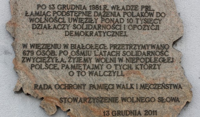 Uroczystości związane z 36. rocznicą wprowadzenia stanu wojennego w Polsce odbędą się w niedzielę w areszcie śledczym na warszawskiej Białołęce. Byli opozycjoniści oddadzą hołd więzionym, internowanym i pomordowanym w latach 1981-1983.