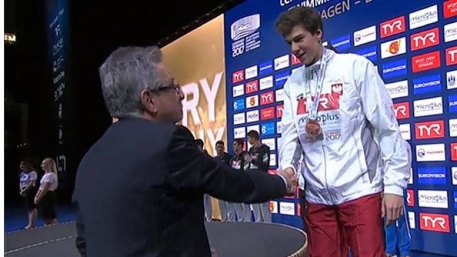 Jakub Książek z MKP Szczecin zdobył brązowy medal Mistrzostw Europy w pływaniu na krótkim basenie odbywających się w Kopenhadze.