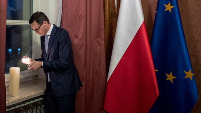 W całym kraju odbyły się obchody 36. rocznicy wprowadzenia stanu wojennego. Przywoływano pamięć ofiar komunistycznych władz i osób zasłużonych w walce z systemem totalitarnym.