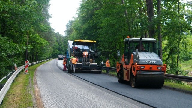 94 kilometry dróg wyremontował w tym roku szczeciński oddział Generalnej Dyrekcji Dróg Krajowych i Autostrad. W województwie zachodniopomorskim nowe nawierzchnie pokryły w sumie niemal 10 procent tras.