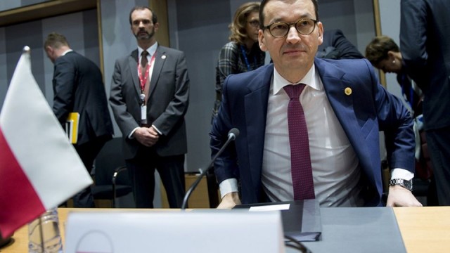 Stanowisko Grupy Wyszehradzkiej w sprawie kryzysu migracyjnego zostało dobrze odebrane na szczycie unijnym w Brukseli - powiedział premier Mateusz Morawiecki. W czwartek przedstawiciele grupy spotkali się z premierem Włoch Paolo Gentilonim i szefem Komisji Europejskiej Jean Claude039em Junckerem.