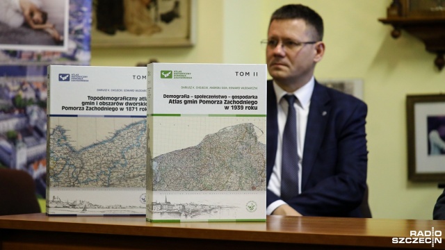 Drugi tom Atlasu historycznego Pomorza Zachodniego zaprezentowali w czwartek jego autorzy. Dotyczy on demografii, gospodarki i losów społeczeństwa mieszkającego w regionie w 1939 roku. W elektronicznym atlasie znalazło się 40 map tematycznych. Prezentują one informacje na temat administracji czy urbanizacji, ale też militaryzacji Pomorza Zachodniego.