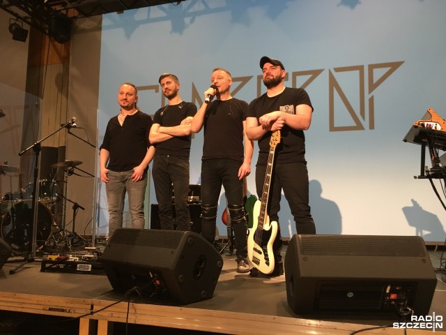 Tym razem na naszej scenie pojawią się goście z Poznania. Występu będzie można posłuchać w środowej audycji Schody do nieba w Radiu Szczecin. Start po godzinie 23.