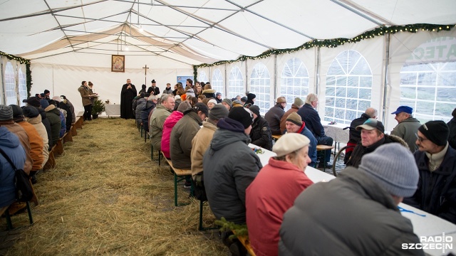 Wigilia dla samotnych, potrzebujących i bezdomnych odbędzie się w sobotę przed szczecińską katedrą. Organizatorzy przygotowali posiłek dla ponad pół tysiąca osób. To trzecia taka wigilia na placu katedralnym. Początek o godzinie 12.30.
