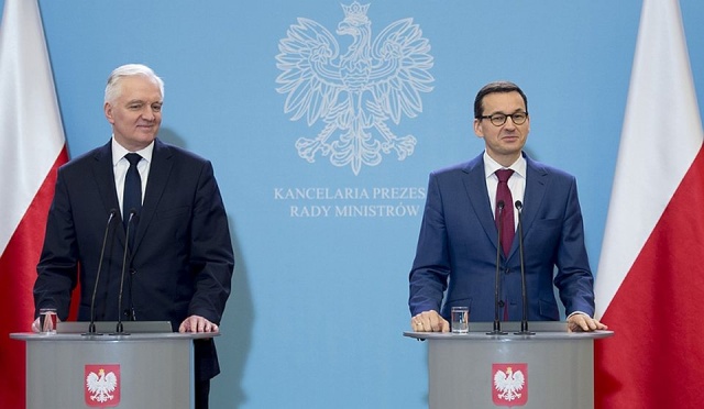 Polska przeznaczy pół miliarda złotych na badania nad lekami przeciw chorobom serca i nowotworom. Uruchomienie rządowego programu badań ogłosili w środę w Warszawie premier Mateusz Morawiecki i wicepremier oraz minister nauki i szkolnictwa wyższego, Jarosław Gowin.