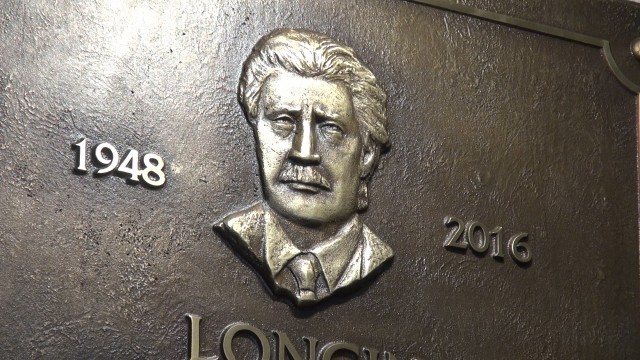 W siedzibie Zachodniopomorskiej Solidarności odsłonięto w piątek tablicę upamiętniającą Longina Komołowskiego - wicepremiera, długoletniego przewodniczącego Solidarności w naszym regionie.