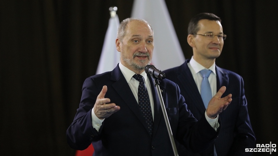 Antoni Macierewicz tłumaczył, że dzięki przejęciu stoczni przez fundusz Mars postanie największa grupa stoczniowa na Bałtyku i jedna z największych w Europie. Fot. Weronika Łyczywek [Radio Szczecin]