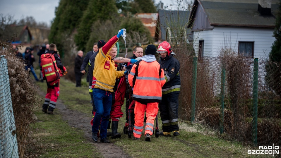 Do wypadku doszło we wtorek po południu. Dwaj chłopcy wpadli pod lód na Regaliczce. Fot. Olaf Nowicki [Radio Szczecin]