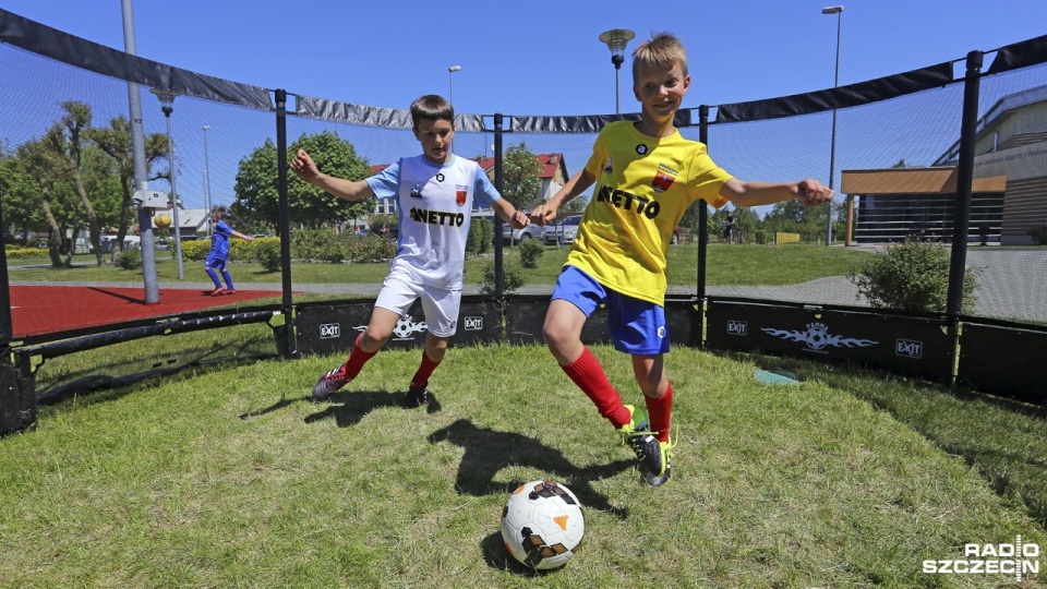 Eliminacje Netto Mini Mundialu 2017 w Dźwirzynie. Zwycięzcy rozgrywki "jeden na jeden". Fot. Maciej Papke [Radio Szczecin]