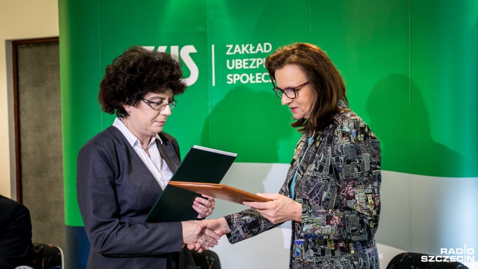 Zawarcie umowy pomiędzy Zakładem Ubezpieczeń Społecznych a Wyższą Szkołą Administracji Publicznej w Szczecinie. Fot. Weronika Łyczywek [Radio Szczecin]