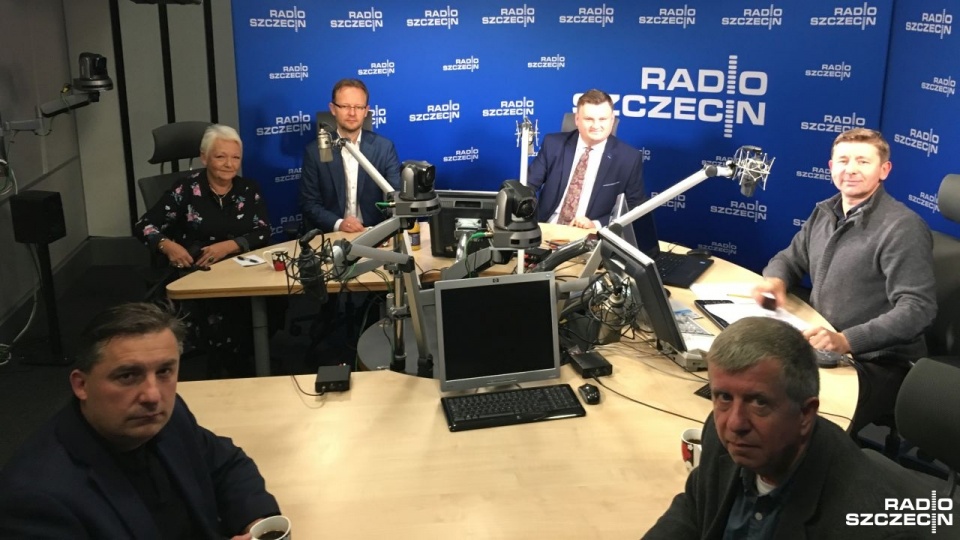 Kawiarenka Polityczna w Radiu Szczecin - red. Piotr Tolko i jego goście. [Fot. Jacek Rujna]