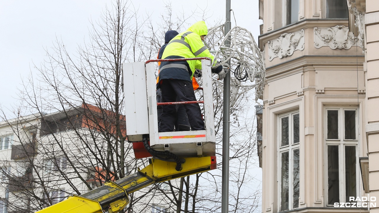 Okres świąteczny już za nami. Rozpoczął się demontaż zamontowanych w grudniu ozdób.