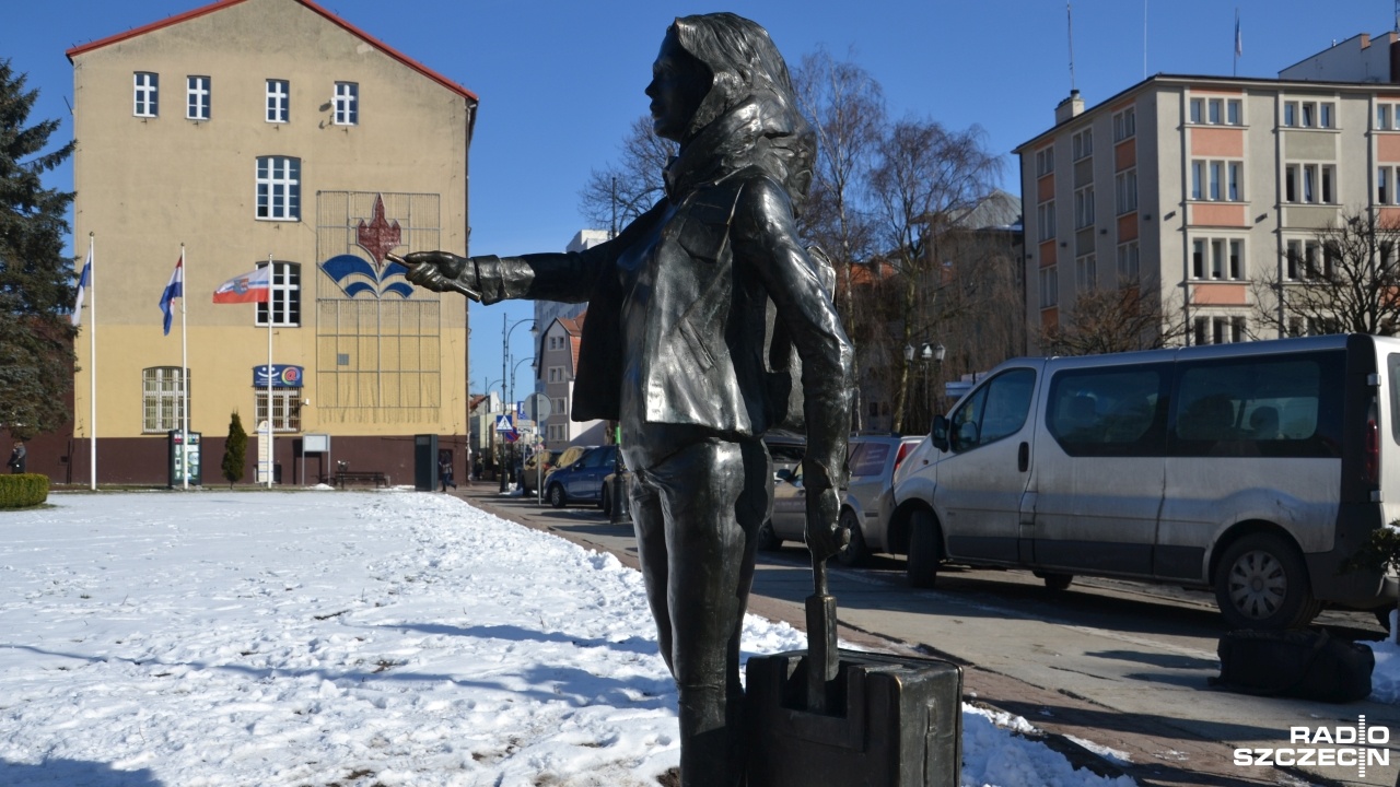Sprawca miał wyrzuty sumienia i zgłosił się do miejscowego Urzędu Miasta. Chodzi o stojącej w centrum miasta rzeźbę, która dwa tygodnie temu została uszkodzona.