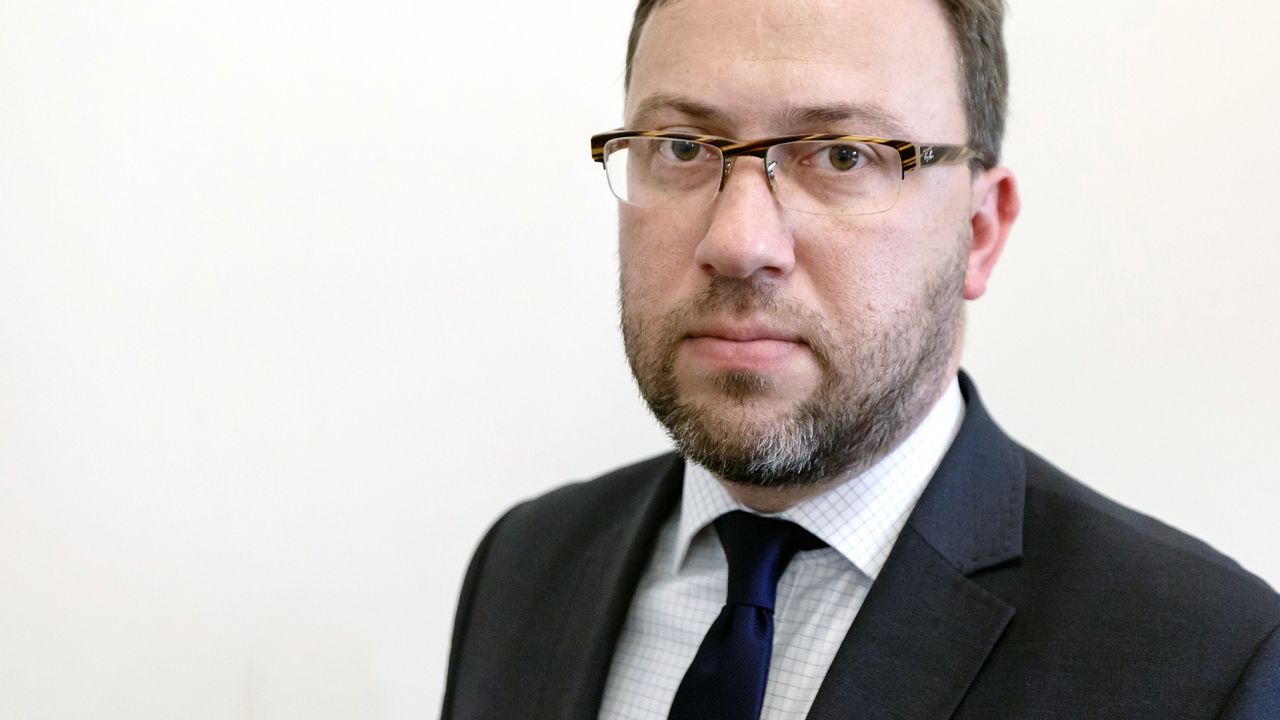 Inicjatywa Trójmorza to sympozjum, które odbyło się w Waszyngtonie. Dyskutowano o współpracy pomiędzy poszczególnymi państwami. Do stolicy USA przyjechali przedstawiciele Polski, Litwy i Rumunii. W rozmowach brali udział zarówno dyplomaci jak i eksperci.