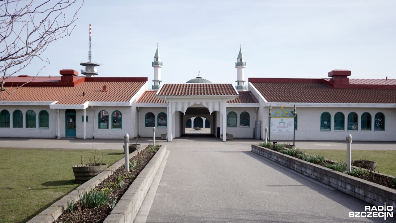 Duńska prokuratura zarzuca jednemu z kopenhaskich imamów rasizm i nawoływanie do nienawiści. Muzułmański duchowny w kazaniu wygłoszonym pod koniec marca wyrażał aprobatę dla zabijania Żydów oraz chwalił muzułmanów biorących udział w dżihadzie.