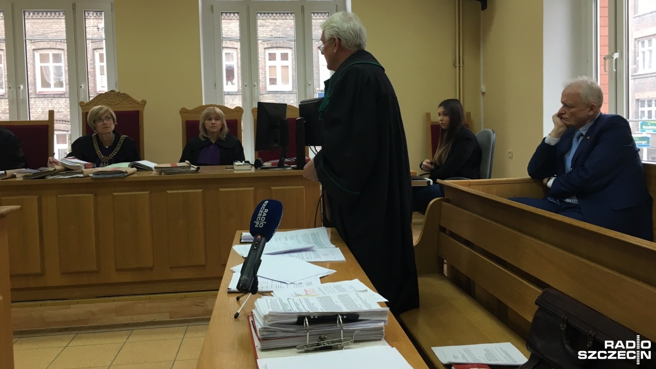 Proces lustracyjny Jacka Piechoty byłego posła i ministra gospodarki w rządzie Leszka Millera ma się w czwartek rozpocząć przed Sądem Okręgowym w Szczecinie.