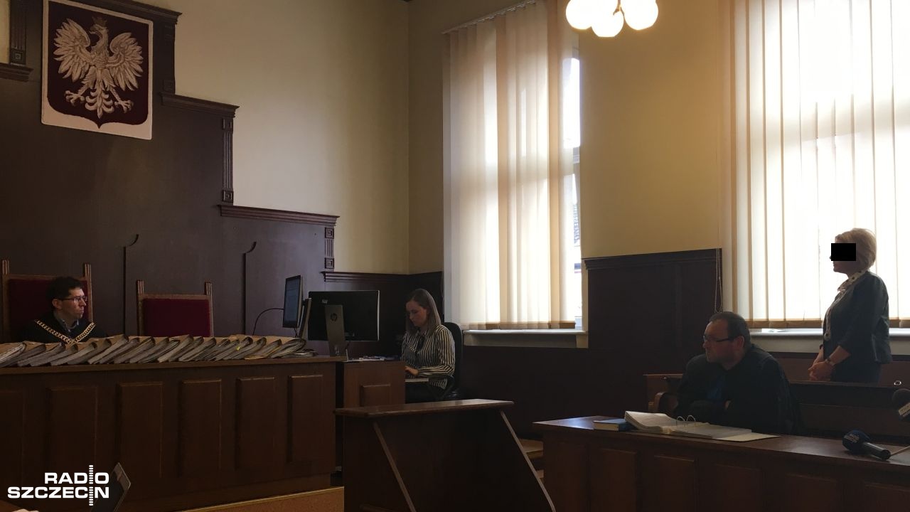 Mimo prokuratorskich zarzutów ma zarządzać szkołą. Burmistrz Nowogardu Robert Czapla z Sojuszu Lewicy Demokratycznej ponownie powołał na stanowisko dyrektora szkoły podstawowej numer 4 Beatę K. W sądzie toczy się przeciwko niej proces o mobbing.