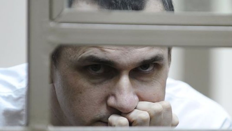Szef ukraińskiego MSZ Pawło Klimkin potwierdził prawdziwość deklaracji Ołeha Sencowa o przerwaniu głodówki. W piątek ukraiński reżyser - skazany w Rosji na 20 lat łagru - w liście przekazanym przez adwokata zapowiedział przerwanie protestu głodowego, który prowadził od połowy maja.