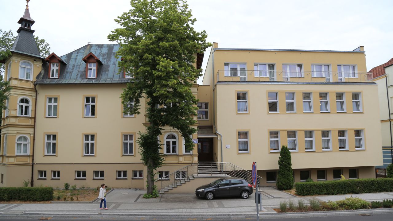 Trwają kolejne czynności w śledztwie dotyczącym śmierci policjanta z Gorzowa Wielkopolskiego. Po wyjazdowej odprawie funkcjonariuszy z Lubuskiego, szef tamtejszych antyterrorystów wypadł z okna ośrodka wczasowego w Świnoujściu.