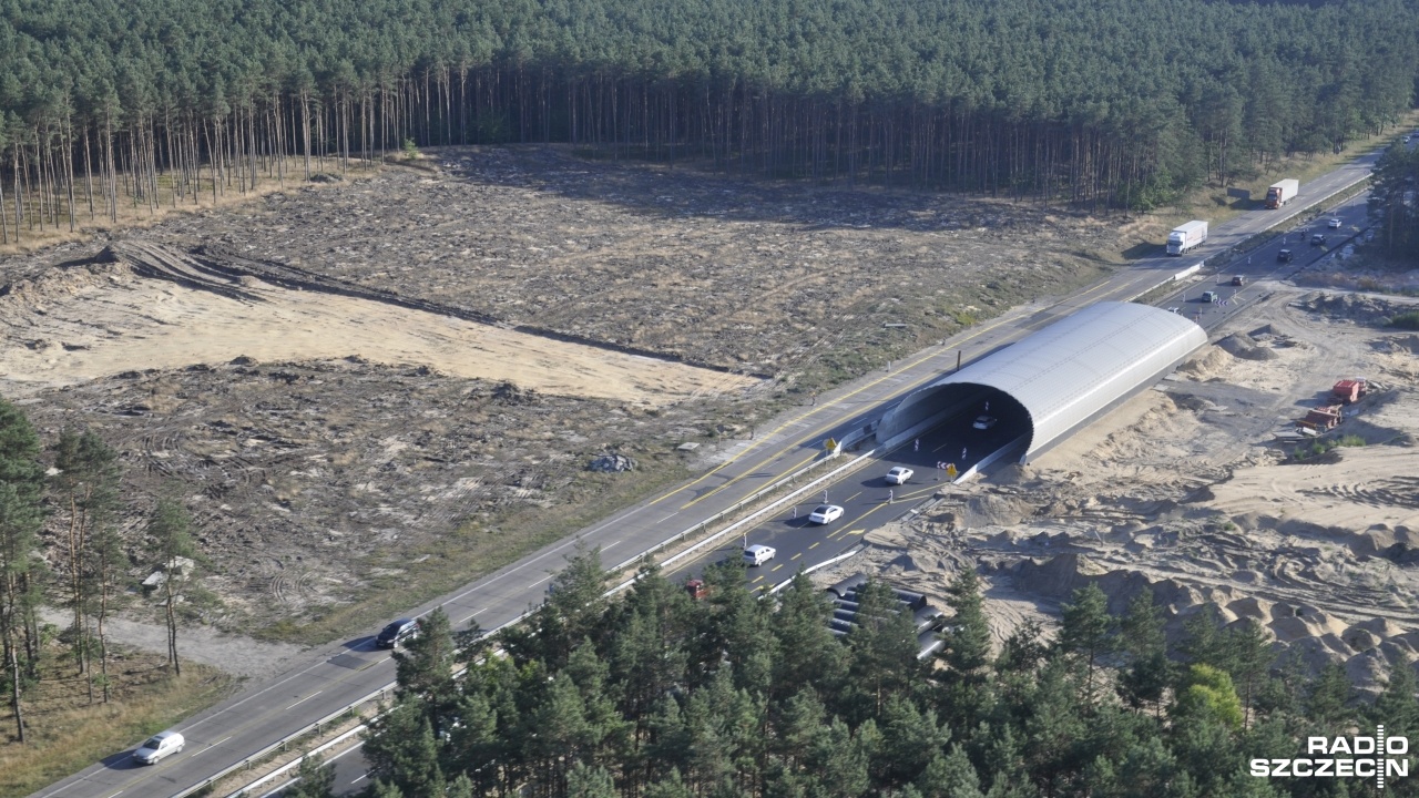 Na remontowanym odcinku autostrady A6 w kierunku Goleniowa zakończył się właśnie pierwszy etap usuwania betonowych płyt.