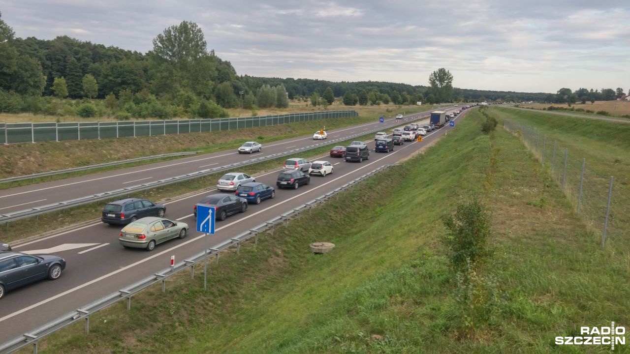 Kierowcy stoją na krajowej trójce i na S3 na odcinku od Goleniowa do Wolina.
