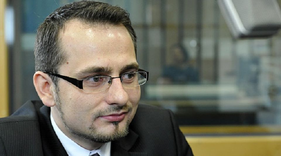 Jest redaktorem naczelnym Dziennika Stargardzkiego, pisze dla Dziennika Nowogardzkiego, a jednocześnie startuje w wyborach do Sejmu z listy PSL.