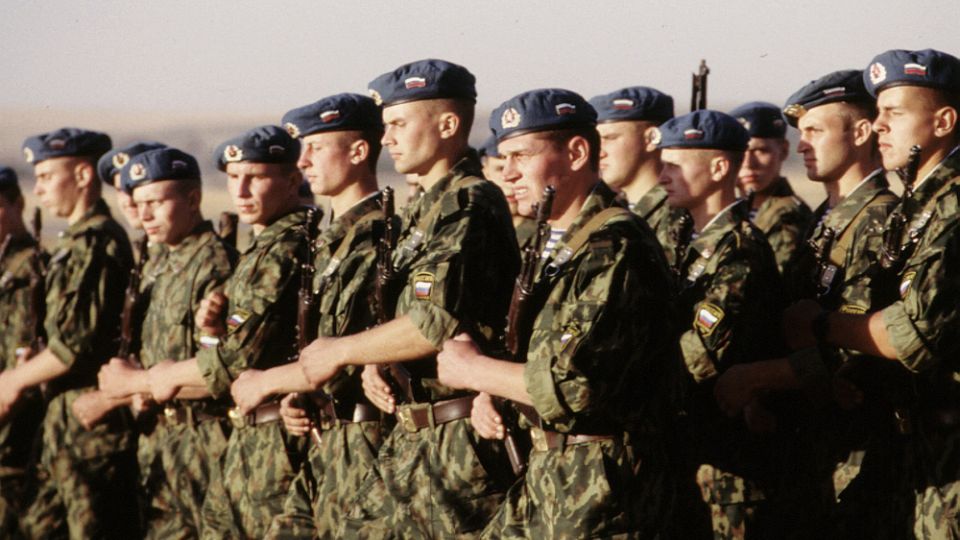 Rosyjski resort obrony planuje wcielić do armii 400 tysięcy żołnierzy kontraktowych i 147 tysięcy poborowych.