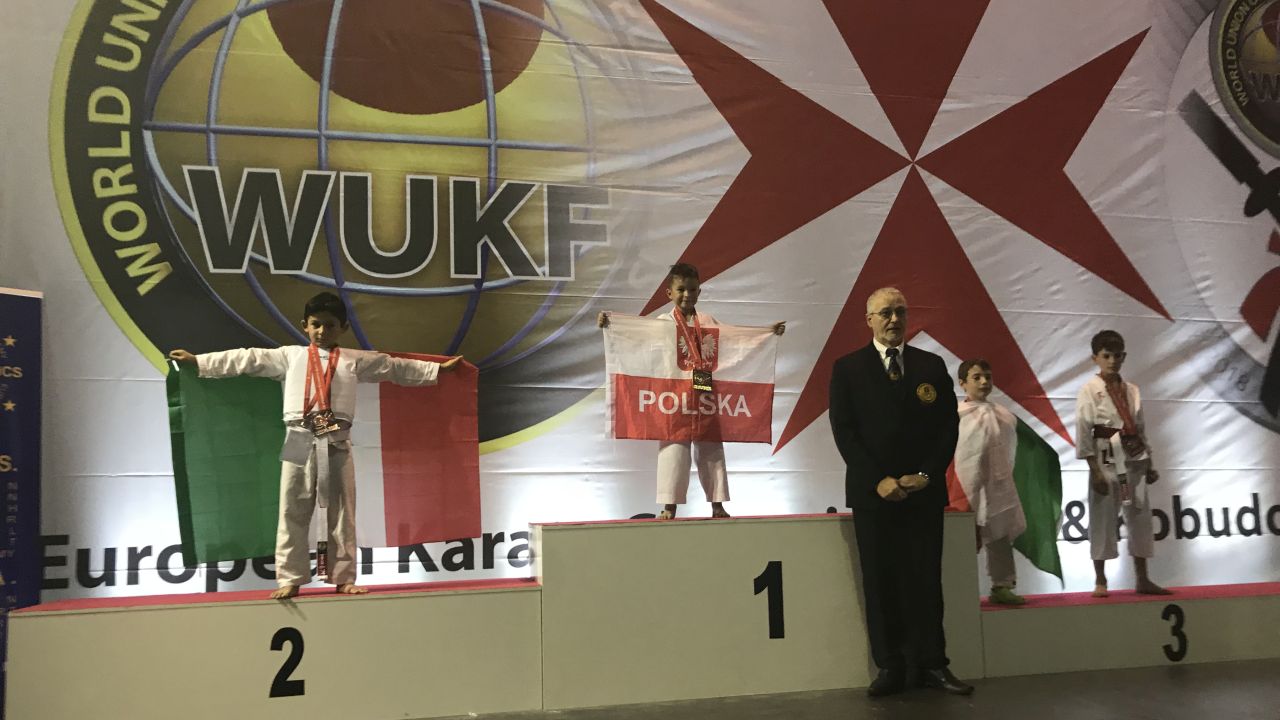 Zwycięstwo na zakończenie udanego roku: Brunon Giers z klubu Bushikan Szczecin zdobył złoty medal w kata chłopców do lat 7 w Europejskim Pucharze Mistrzów w karate WUKF w rumuńskim Cluj Napoca.