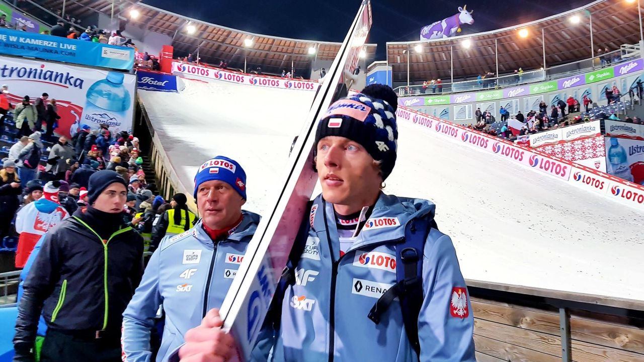 Stefan Kraft wygrał inauguracyjny konkurs Pucharu Świata w skokach narciarskich w fińskiej Ruce.