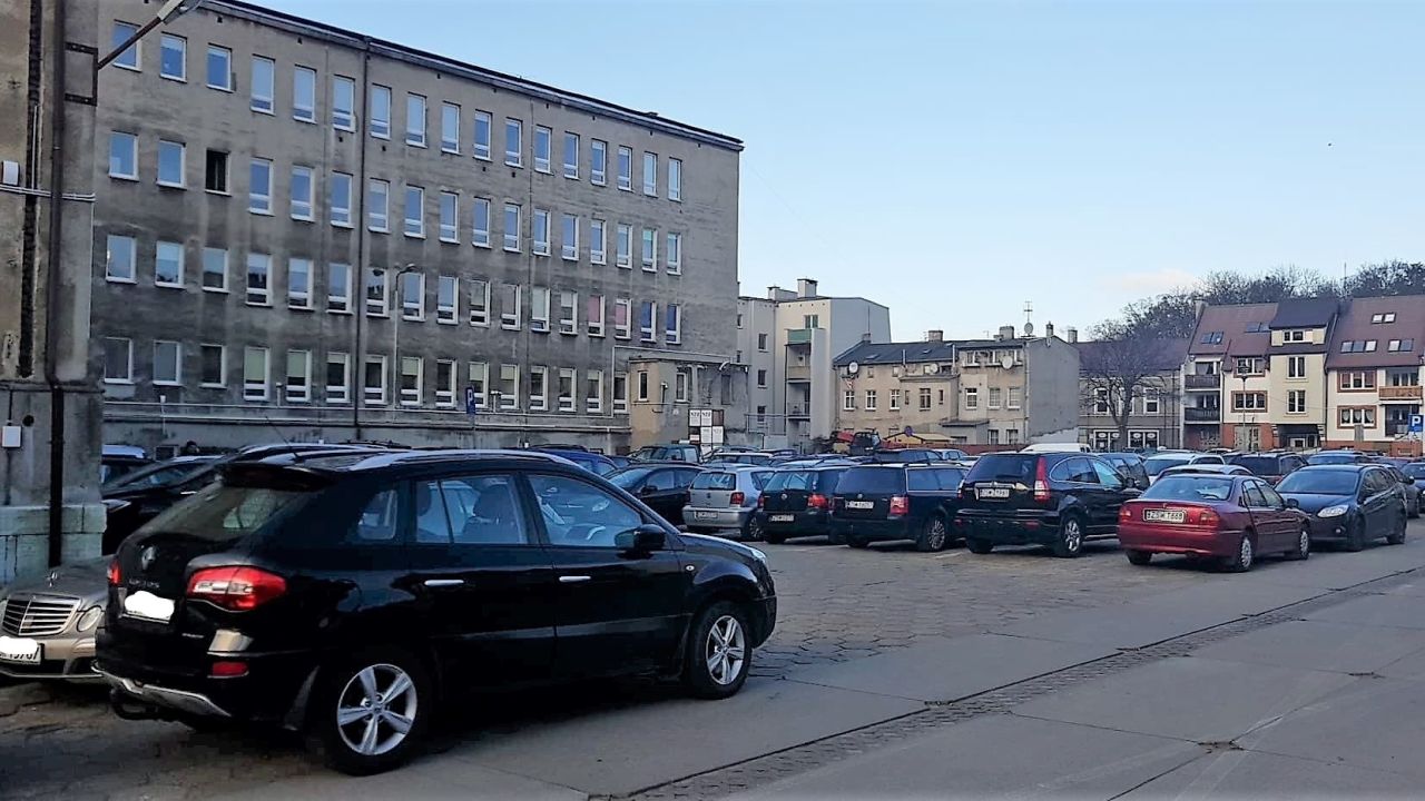 99 procent w przypadku budynków wielorodzinnych i 80 przy jednorodzinnych - takie bonifikaty za przekształcenie użytkowania wieczystego we własność proponuje prezydent Świnoujścia Janusz Żmurkiewicz. Przedstawi ją świnoujskim radnym na najbliższej sesji rady miasta.