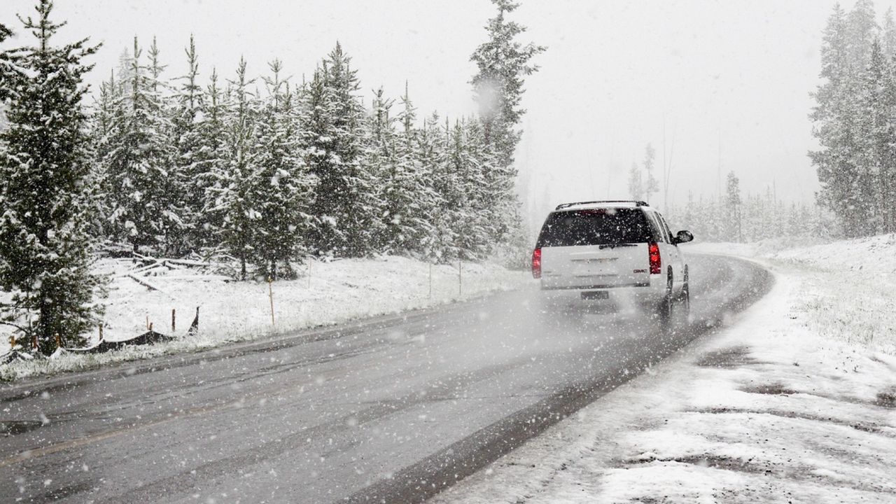 Duże gwałtowne opady śniegu i śniegu z deszczem - przed tym ostrzega Instytut Meteorologii i Gospodarki Wodnej. Tak ma być w środę rano w naszym regionie, ale nie tylko - także na południowych krańcach Polski i w części południowo-zachodniej.