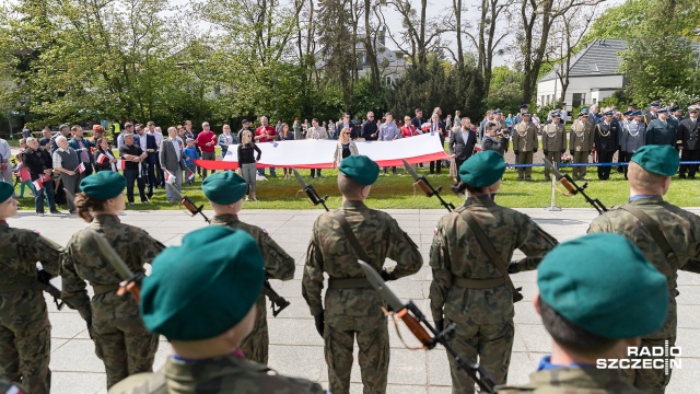 Święto Flagi to jedno z najmłodszych polskich świąt. Fot. Robert Stachnik [Radio Szczecin] Święto Flagi w Szczecinie [WIDEO, ZDJĘCIA]