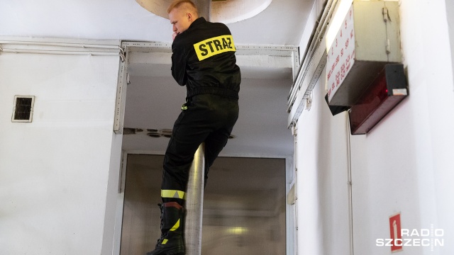 W Polsce jest prawie 30 tysięcy strażaków zawodowych i 700 tysięcy służących w formacjach ochotniczych. Fot. Robert Stachnik [Radio Szczecin] Poszliby dla nas w ogień! Święto Straży Pożarnej [WIDEO, ZDJĘCIA]