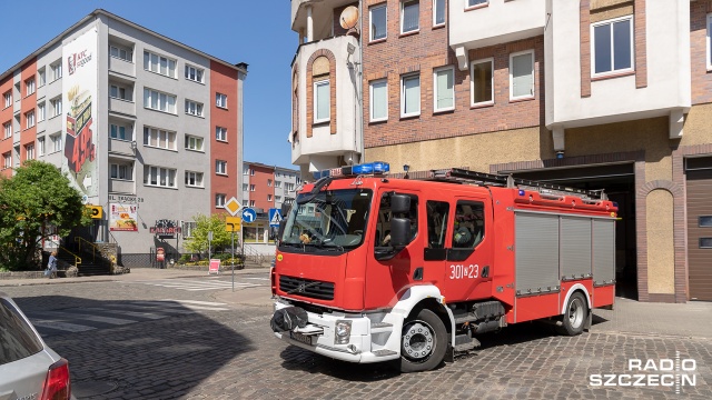 W Polsce jest prawie 30 tysięcy strażaków zawodowych i 700 tysięcy służących w formacjach ochotniczych. Fot. Robert Stachnik [Radio Szczecin] Poszliby dla nas w ogień! Święto Straży Pożarnej [WIDEO, ZDJĘCIA]