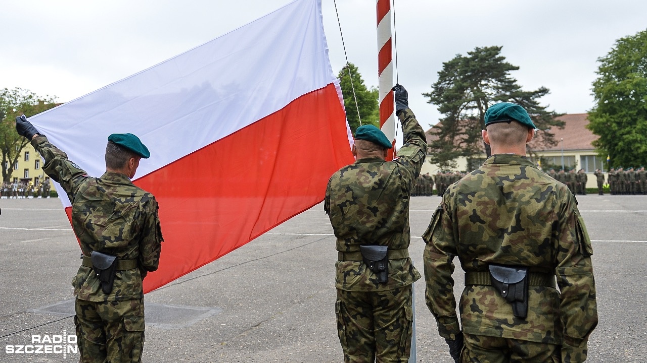 W poniedziałek na placu 12 Brygady Zmechanizowanej w Szczecinie odbędzie się uroczysty apel. To z okazji 145. rocznicy urodzin patrona jednostki generała broni Józefa Hallera oraz zbliżającego się Święta Wojska Polskiego.