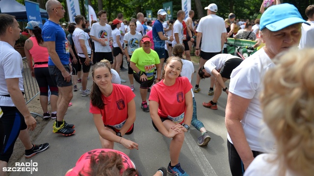 Charytatywny bieg "Piątka z Gwiazdami" w Szczecinie. Fot. Łukasz Szełemej [Radio Szczecin] Pobiegli wokół Arkonki, by pomóc podopiecznym hospicjum [DUŻO ZDJĘĆ]