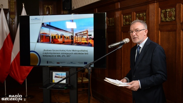 Koszt budowy Szczecińskiej Kolei Metropolitalnej jest szacowany na 740 milionów złotych. Fot. Łukasz Szełemej [Radio Szczecin] "Inwestycja będzie służyć mieszkańcom Szczecina i regionu". Budowa jeszcze w tym roku [ZDJĘCIA]