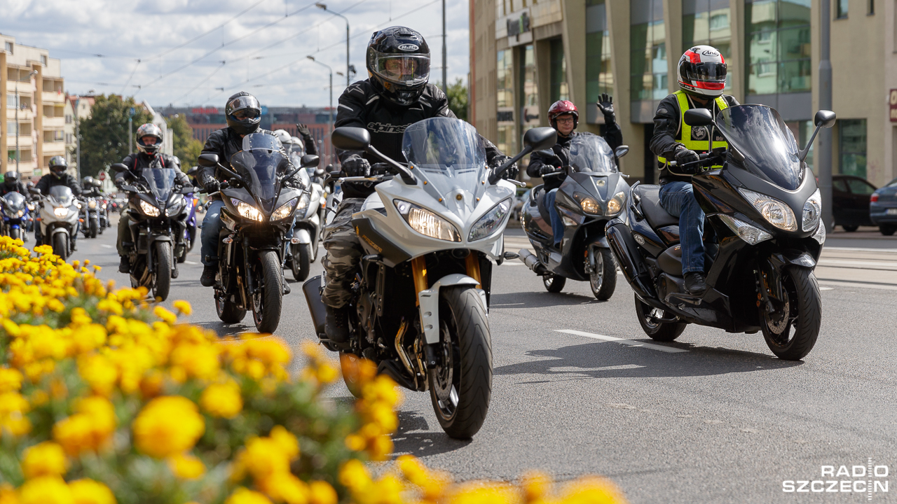 Jednośladem bezpiecznie do celu- to nowa akcja Biura Ruchu Drogowego Komendy Głównej Policji, promująca bezpieczne zachowania rowerzystów, motocyklistów i motorowerzystów.