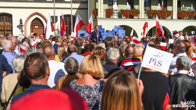 Spotkanie premiera Mateusza Morawieckiego w Stargardzie. Fot. Kamila Kozioł [Radio Szczecin] "Niestety musimy pilnować Polski" [ZDJĘCIA]