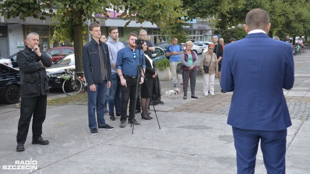 Fot. Łukasz Szełemej [Radio Szczecin] Protest w obronie wolności słowa w internecie [ZDJĘCIA]