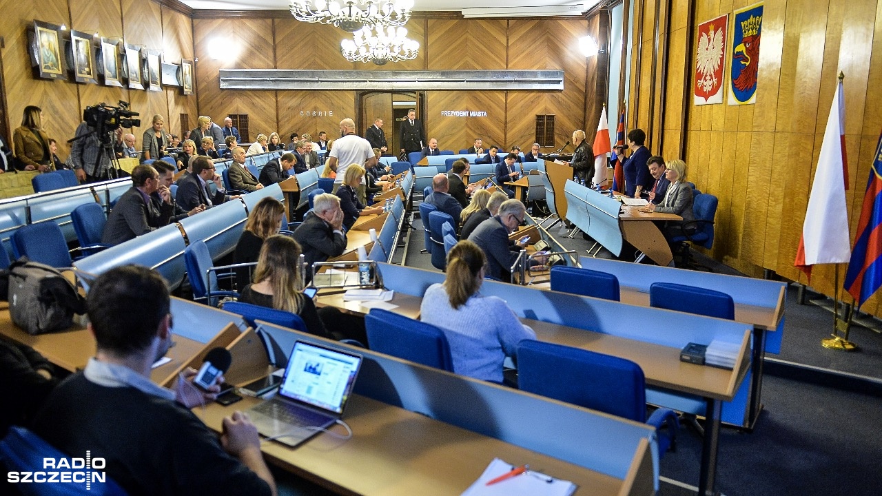 Bez debaty i wystąpienia Sławomira Nitrasa: szczecińscy radni nie przyjęli zaproponowanego przez PO dofinansowania programu leczenia bezpłodności in vitro. Na wtorkowej sesji padł remis 12 do 12, przeciw był PiS i Bezpartyjni.